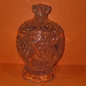 (J30)  Elegant Clear Glass Candy/storage Jar